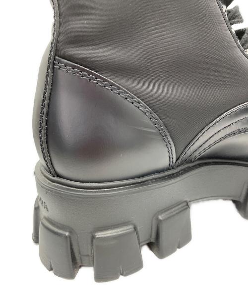 PRADA（プラダ）PRADA (プラダ) モノリス ポーチ付 レザーx Re-Nylon コンバットブーツ ブラック サイズ:7 1/2の古着・服飾アイテム