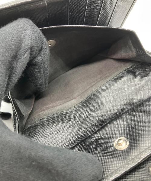 PRADA（プラダ）PRADA (プラダ) 2つ折り財布 ブラックの古着・服飾アイテム