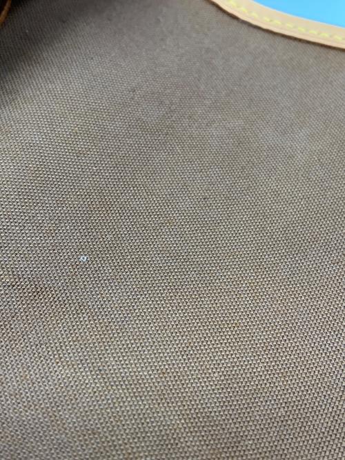 LOUIS VUITTON（ルイ ヴィトン）LOUIS VUITTON (ルイ ヴィトン) ショルダーバッグ ブラウンの古着・服飾アイテム
