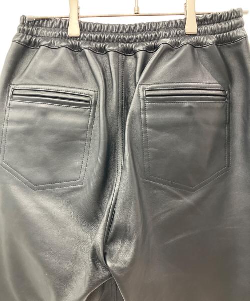 EMMETI（エンメティ）EMMETI (エンメティ) レザーショートパンツ ブラック サイズ:48の古着・服飾アイテム