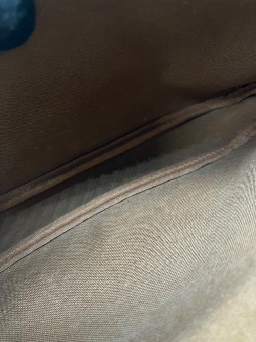 LOUIS VUITTON（ルイ ヴィトン）LOUIS VUITTON (ルイ ヴィトン) ショルダーバッグの古着・服飾アイテム