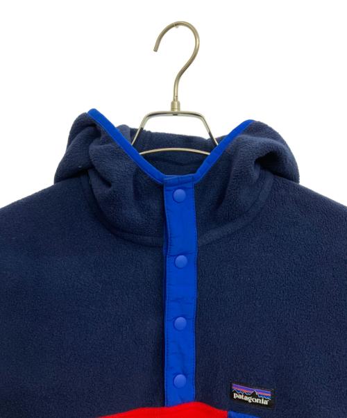 Patagonia（パタゴニア）Patagonia (パタゴニア) シンチラスナップT ブルー×レッド サイズ:XSの古着・服飾アイテム