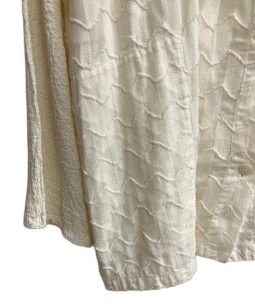 ISSEY MIYAKE me（イッセイ ミヤケ ミー）ISSEY MIYAKE me (イッセイ ミヤケ ミー) 長袖ブラウス ホワイト サイズ:表記なしの古着・服飾アイテム