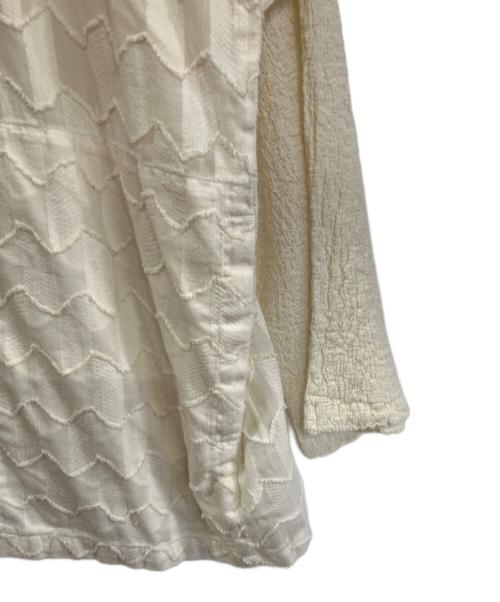 ISSEY MIYAKE me（イッセイ ミヤケ ミー）ISSEY MIYAKE me (イッセイ ミヤケ ミー) 長袖ブラウス ホワイト サイズ:表記なしの古着・服飾アイテム