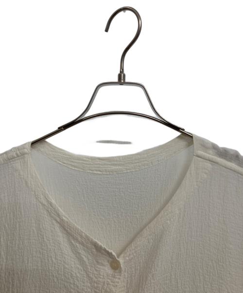 ISSEY MIYAKE me（イッセイ ミヤケ ミー）ISSEY MIYAKE me (イッセイ ミヤケ ミー) 長袖ブラウス ホワイト サイズ:表記なしの古着・服飾アイテム