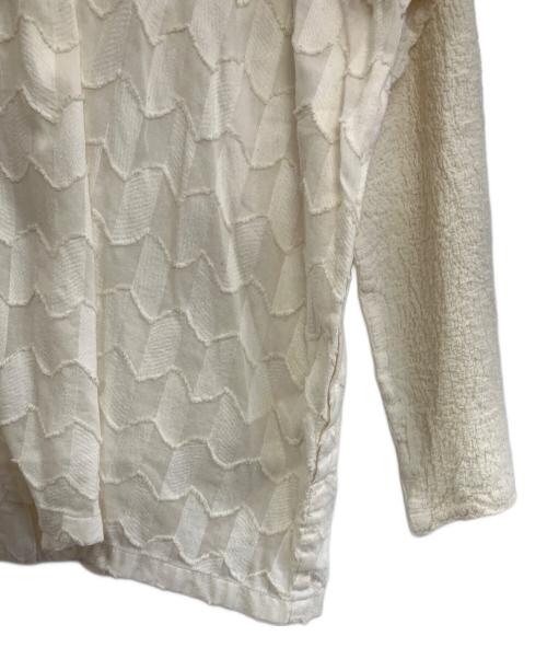 ISSEY MIYAKE me（イッセイ ミヤケ ミー）ISSEY MIYAKE me (イッセイ ミヤケ ミー) 長袖ブラウス ホワイト サイズ:表記なしの古着・服飾アイテム