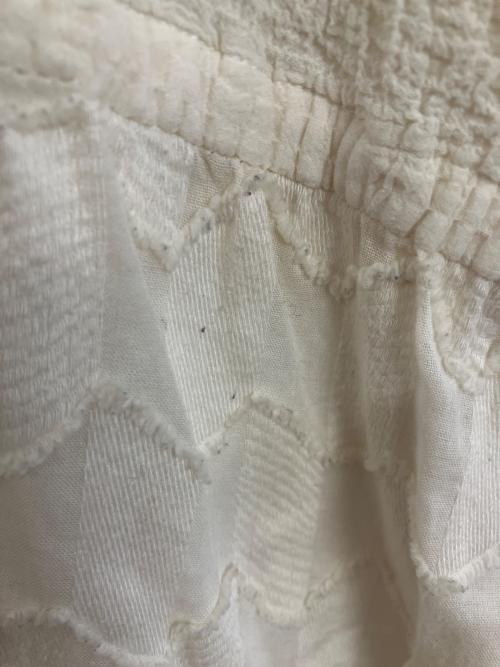 ISSEY MIYAKE me（イッセイ ミヤケ ミー）ISSEY MIYAKE me (イッセイ ミヤケ ミー) 長袖ブラウス ホワイト サイズ:表記なしの古着・服飾アイテム
