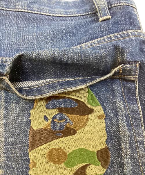 A BATHING APE（アベイシングエイプ）A BATHING APE (アベイシングエイプ) デニムパンツ インディゴ サイズ:Mの古着・服飾アイテム