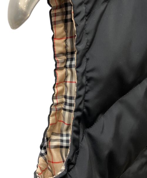 BURBERRY GOLF（バーバリーゴルフ）BURBERRY GOLF (バーバリーゴルフ) リバーシブルダウンベスト ブラック×ベージュ サイズ:41.5の古着・服飾アイテム