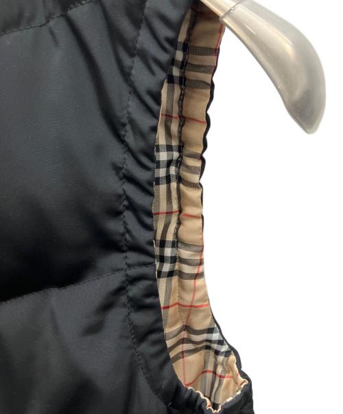 BURBERRY GOLF（バーバリーゴルフ）BURBERRY GOLF (バーバリーゴルフ) リバーシブルダウンベスト ブラック×ベージュ サイズ:41.5の古着・服飾アイテム