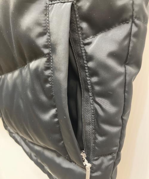 BURBERRY GOLF（バーバリーゴルフ）BURBERRY GOLF (バーバリーゴルフ) リバーシブルダウンベスト ブラック×ベージュ サイズ:41.5の古着・服飾アイテム