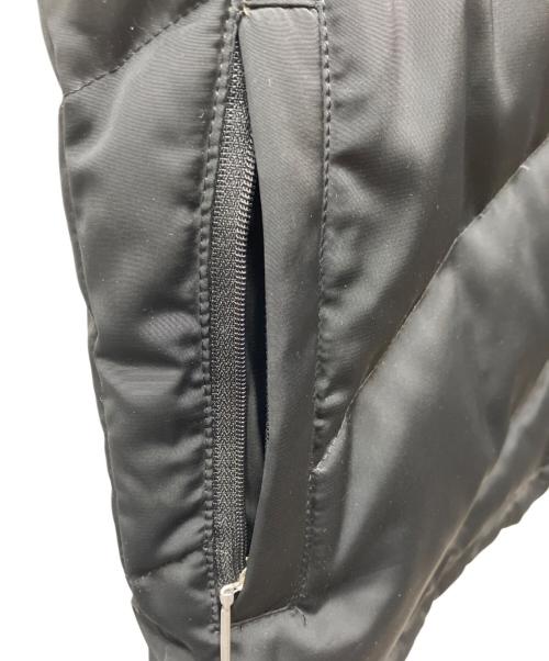 BURBERRY GOLF（バーバリーゴルフ）BURBERRY GOLF (バーバリーゴルフ) リバーシブルダウンベスト ブラック×ベージュ サイズ:41.5の古着・服飾アイテム