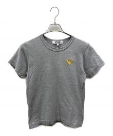 PLAY COMME des GARCONS（プレイコムデギャルソン）の古着「ゴールド・ハートワッペン・Tシャツ」｜グレー