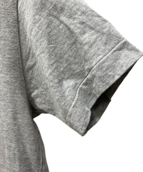 PLAY COMME des GARCONS（プレイコムデギャルソン）PLAY COMME des GARCONS (プレイコムデギャルソン) ゴールド・ハートワッペン・Tシャツ グレー サイズ:Lの古着・服飾アイテム