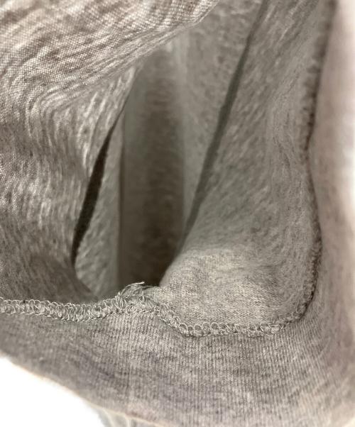 PLAY COMME des GARCONS（プレイコムデギャルソン）PLAY COMME des GARCONS (プレイコムデギャルソン) ゴールド・ハートワッペン・Tシャツ グレー サイズ:Lの古着・服飾アイテム