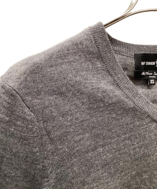 FRED PERRY（フレッドペリー）FRED PERRY (フレッドペリー) RAF SIMONS (ラフシモンズ) 薄手ニット ブラック×グレー サイズ:XSの古着・服飾アイテム