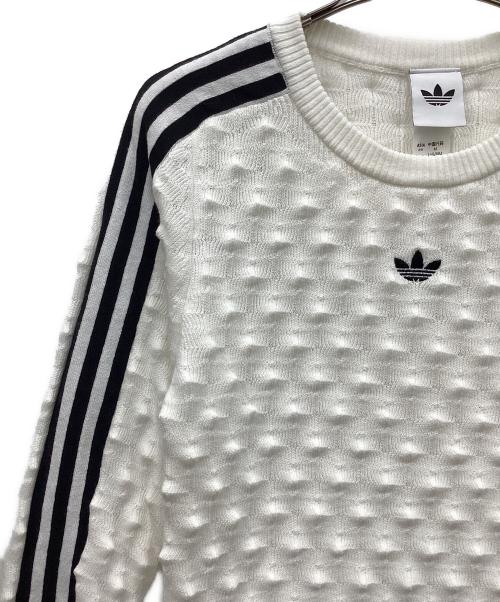 adidas（アディダス）adidas (アディダス) アディルナスリムソリッドスパイクニットスウェットシャツ ホワイト サイズ:Mの古着・服飾アイテム