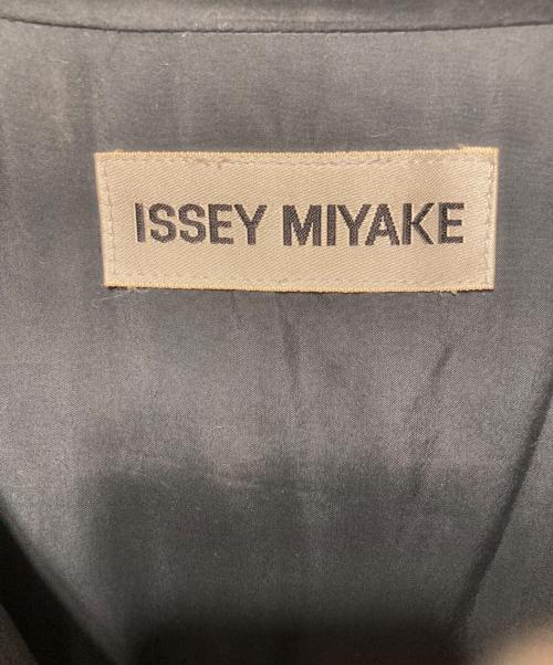 ISSEY MIYAKE（イッセイミヤケ）ISSEY MIYAKE (イッセイミヤケ) 中綿コート ブラック サイズ:Ｓの古着・服飾アイテム