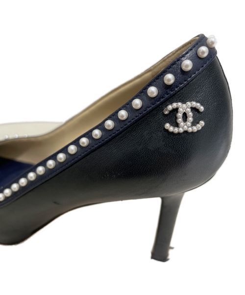 CHANEL（シャネル）CHANEL (シャネル) レザーパンプス ブラック×ネイビー サイズ:36 1/2 cの古着・服飾アイテム