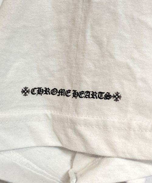 CHROME HEARTS（クロムハーツ）CHROME HEARTS (クロムハーツ) Guns N' Roses (ガンズアンドローゼズ) クロスパッチ ポケットTシャツ ホワイト サイズ:L 未使用品の古着・服飾アイテム