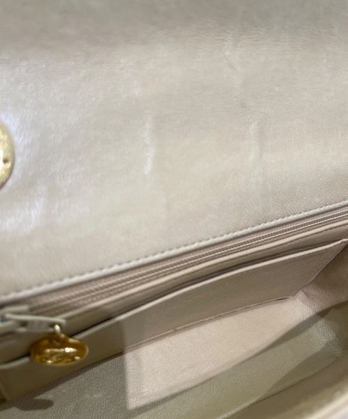 CHANEL（シャネル）CHANEL (シャネル) チェーンショルダーバッグ ベージュの古着・服飾アイテム