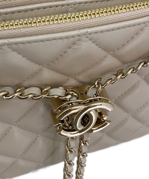 CHANEL（シャネル）CHANEL (シャネル) マトラッセチェーンショルダーバッグ ベージュの古着・服飾アイテム