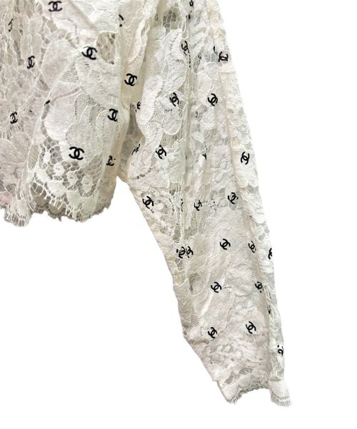 CHANEL（シャネル）CHANEL (シャネル) CC PRONT WHITE LACE TOPS ホワイト サイズ:36の古着・服飾アイテム