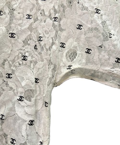 CHANEL（シャネル）CHANEL (シャネル) CC PRONT WHITE LACE TOPS ホワイト サイズ:36の古着・服飾アイテム