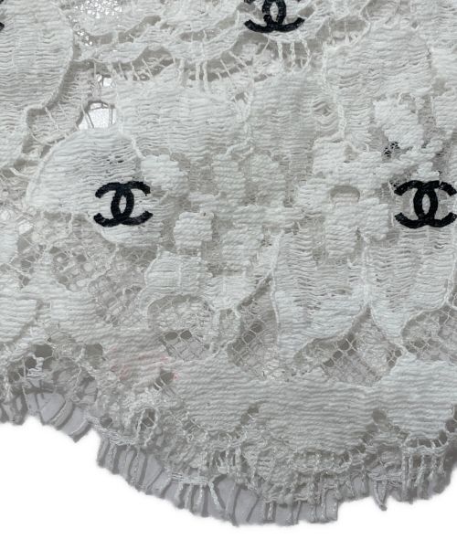 CHANEL（シャネル）CHANEL (シャネル) CC PRONT WHITE LACE TOPS ホワイト サイズ:36の古着・服飾アイテム