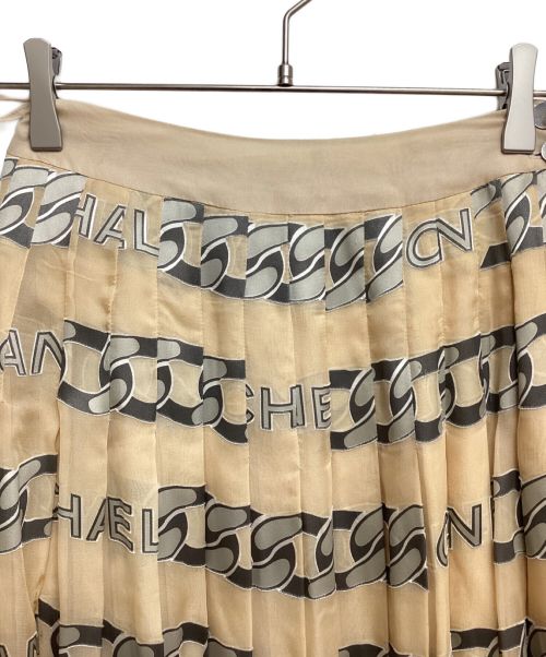 CHANEL（シャネル）CHANEL (シャネル) logo chain pleated skirt（ロゴチェーンプリーツスカート） ベージュ サイズ:40の古着・服飾アイテム
