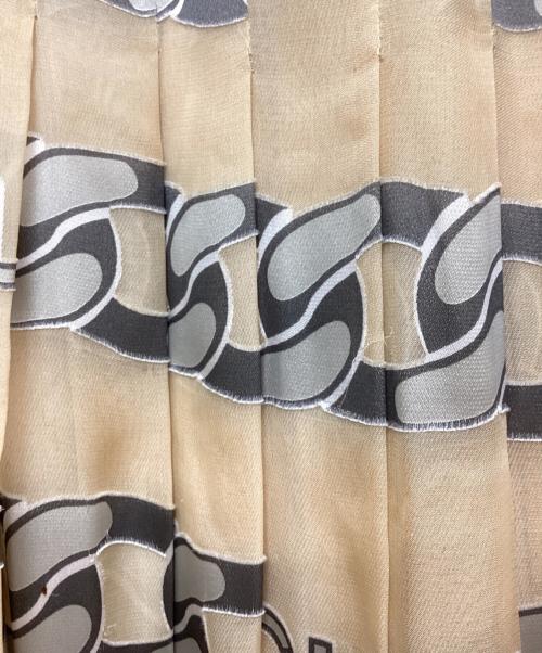 CHANEL（シャネル）CHANEL (シャネル) logo chain pleated skirt（ロゴチェーンプリーツスカート） ベージュ サイズ:40の古着・服飾アイテム