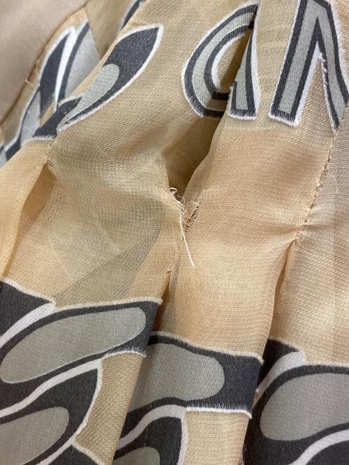 CHANEL（シャネル）CHANEL (シャネル) logo chain pleated skirt（ロゴチェーンプリーツスカート） ベージュ サイズ:40の古着・服飾アイテム