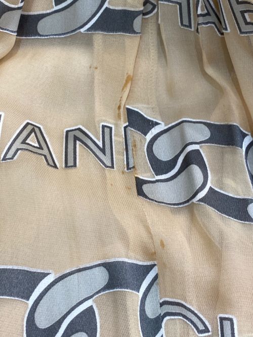 CHANEL（シャネル）CHANEL (シャネル) logo chain pleated skirt（ロゴチェーンプリーツスカート） ベージュ サイズ:40の古着・服飾アイテム