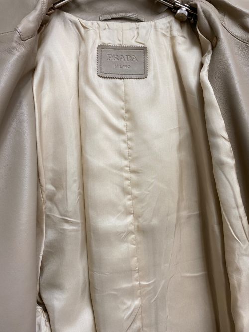 PRADA（プラダ）PRADA (プラダ) ラムレザートレンチコート ベージュ サイズ:36の古着・服飾アイテム
