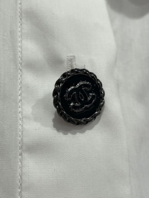 CHANEL（シャネル）CHANEL (シャネル) Front Logo Short Sleeve Shirt ホワイト サイズ:34の古着・服飾アイテム