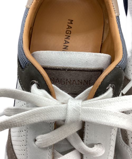 MAGNANNI（マグナーニ）MAGNANNI (マグナーニ) スニーカー ホワイト×ネイビー サイズ:43の古着・服飾アイテム