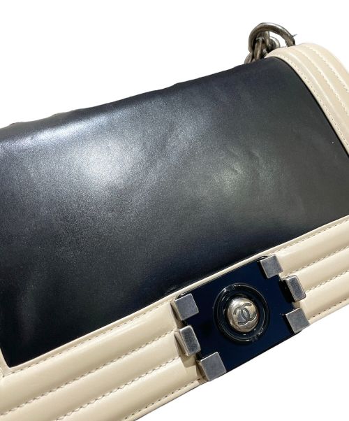 CHANEL（シャネル）CHANEL (シャネル) ボーイシャネルバイカラーショルダーバッグ ブラック×ホワイトの古着・服飾アイテム
