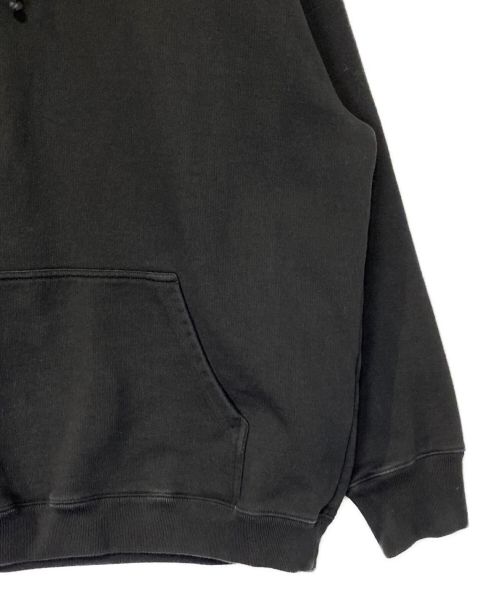 VETEMENTS（ヴェトモン）VETEMENTS (ヴェトモン) OVER LOGO HOODIE ブラック×ホワイト サイズ:Sの古着・服飾アイテム