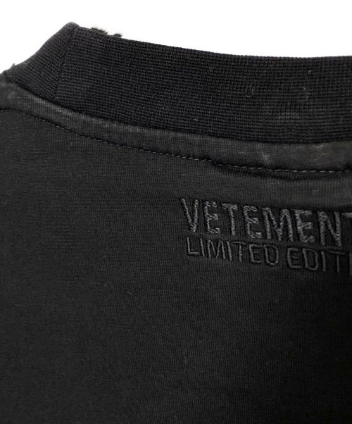 VETEMENTS（ヴェトモン）VETEMENTS (ヴェトモン) HELLO MY NAME IS TEE ブラック サイズ:Sの古着・服飾アイテム