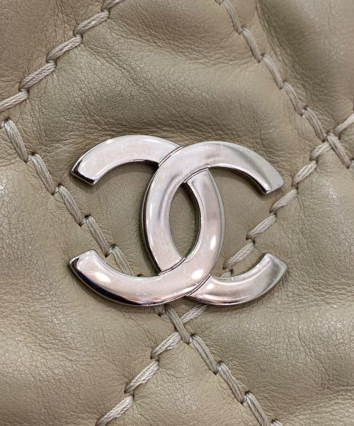 CHANEL（シャネル）CHANEL (シャネル) チェーンショルダーバッグ ベージュの古着・服飾アイテム