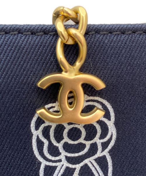 CHANEL（シャネル）CHANEL (シャネル) チェーンキャンバススクエアハンドポーチ ネイビーの古着・服飾アイテム