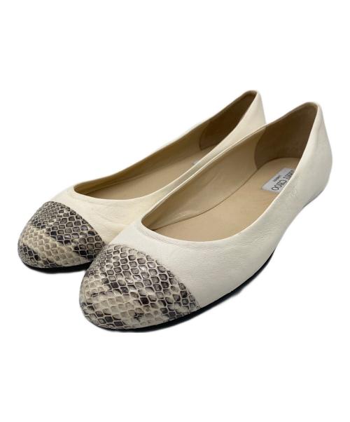 JIMMY CHOO（ジミーチュウ）JIMMY CHOO (ジミーチュウ) パイソントゥー フラットパンプス ホワイト サイズ:38の古着・服飾アイテム