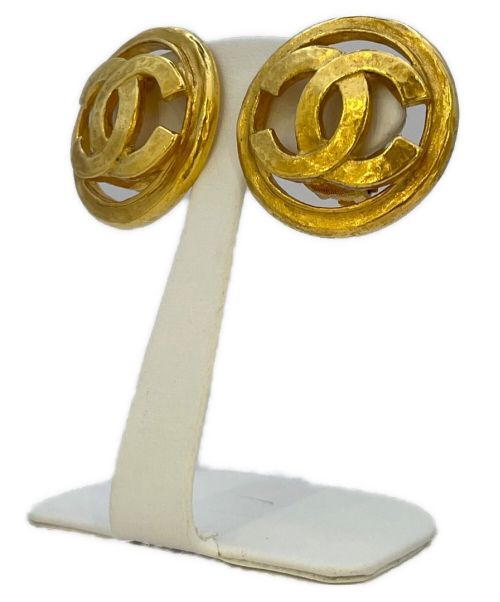 CHANEL（シャネル）CHANEL (シャネル) ラウンドココマークイヤリング ゴールドの古着・服飾アイテム