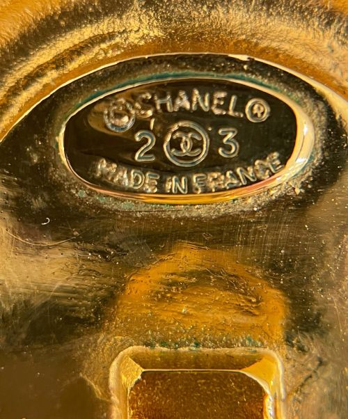 CHANEL（シャネル）CHANEL (シャネル) ラウンドパールロゴイヤリング ゴールドの古着・服飾アイテム