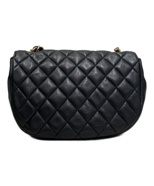 CHANEL（シャネル）CHANEL (シャネル) マトラッセチェーンショルダーバッグ ブラック×ゴールドの古着・服飾アイテム