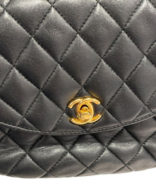 CHANEL（シャネル）CHANEL (シャネル) マトラッセチェーンショルダーバッグ ブラック×ゴールドの古着・服飾アイテム