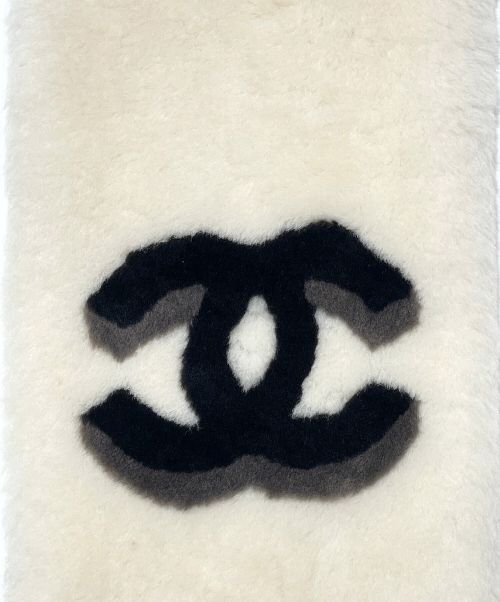CHANEL（シャネル）CHANEL (シャネル) Mouton Logo Muffler ホワイト×ブラックの古着・服飾アイテム