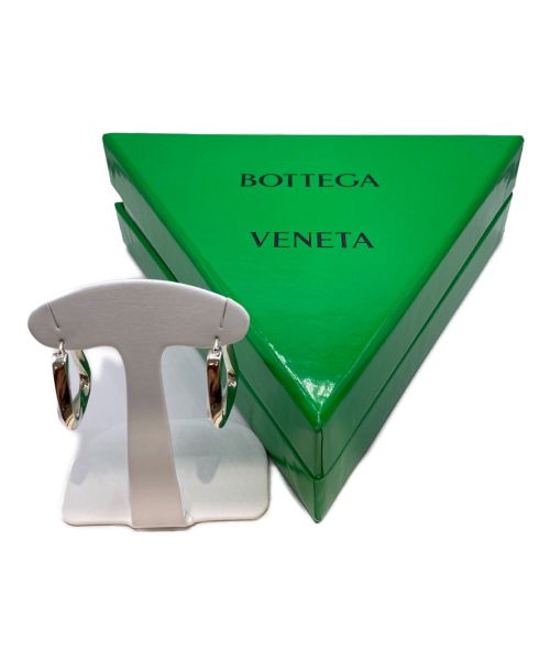 BOTTEGA VENETA（ボッテガベネタ）BOTTEGA VENETA (ボッテガベネタ) ツイストトライアングルフープピアス シルバー サイズ:スモールの古着・服飾アイテム