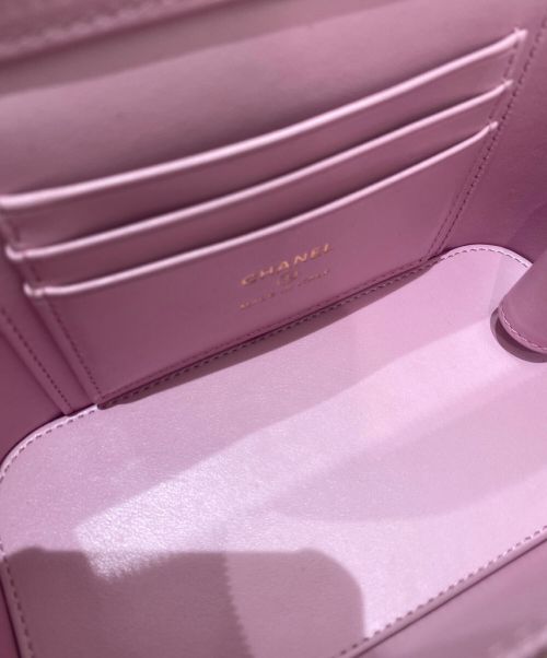 CHANEL（シャネル）CHANEL (シャネル) チェーンショルダーバニティバッグ ピンクの古着・服飾アイテム
