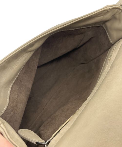 BOTTEGA VENETA（ボッテガベネタ）BOTTEGA VENETA (ボッテガベネタ) Intrechart Shoulder Bag（イントレチャートショルダーバッグ） グレー サイズ:-の古着・服飾アイテム